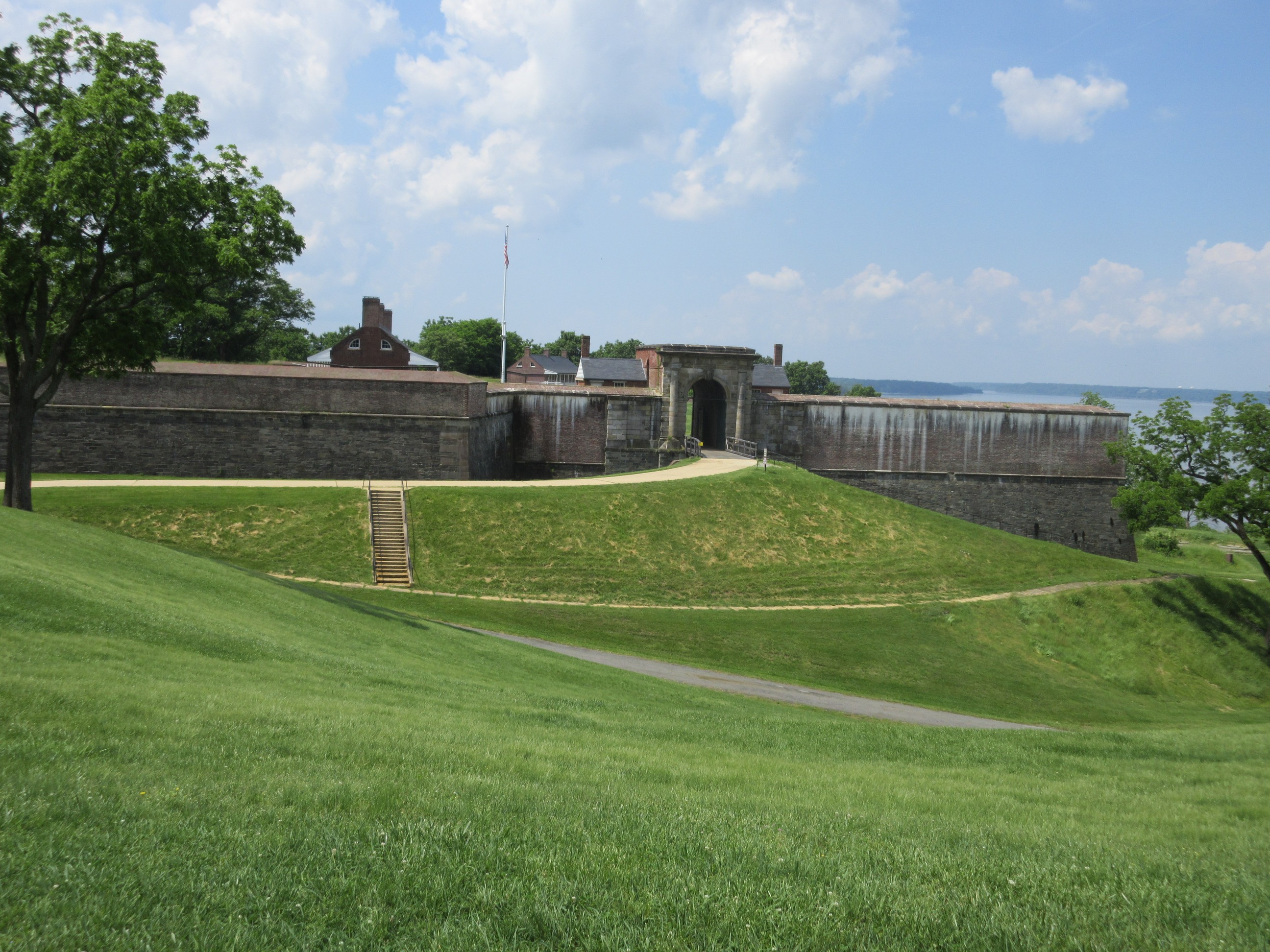 Fort Washington – Pat in the World